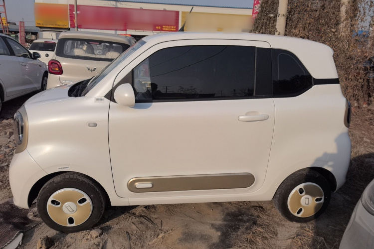 奔腾小马 2025款 222km 灵动马车身外观6003