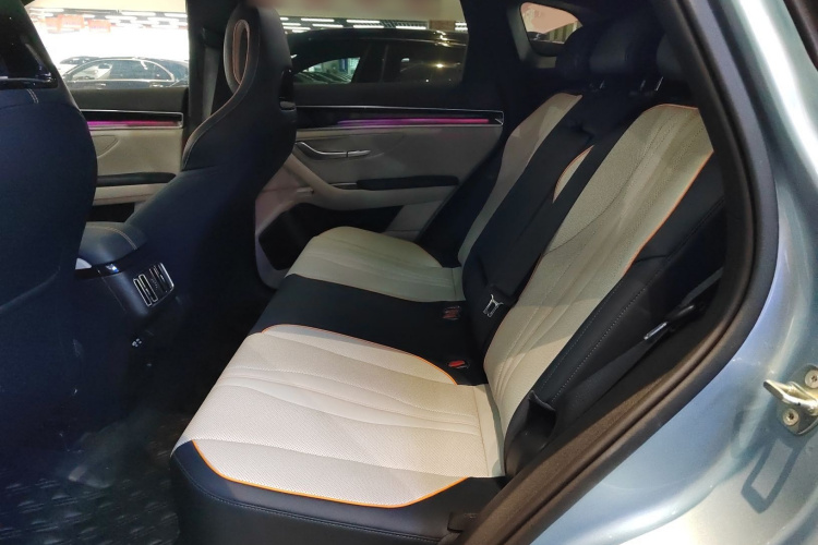 比亚迪 宋PLUS新能源 2023款 冠军版 DM-i 110KM 旗舰PLUS中控内饰21