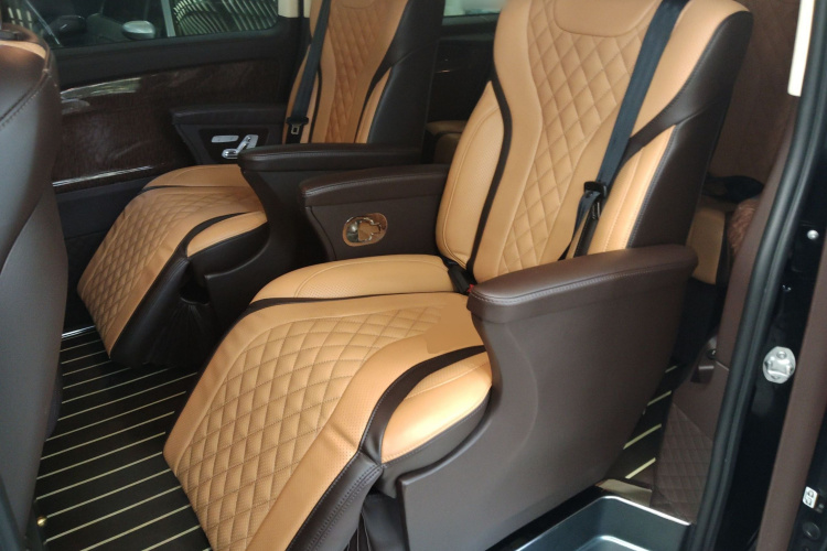 奔驰V级（平行进口） 中控内饰21