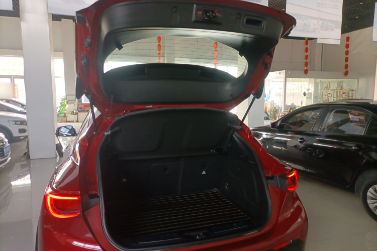 英菲尼迪QX30 2017款 1.6T 两驱运动版机舱底盘23