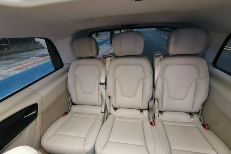 奔驰V级 2018款 V 260 L 尊贵加长版 国VI中控内饰7015