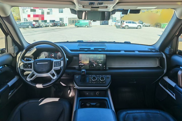 路虎卫士 2023款 改款 110 3.0T P400 暗黑特别版中控内饰7008