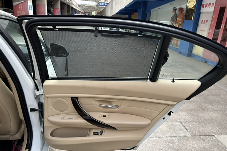 宝马3系 2013款 328Li 时尚型中控内饰7011