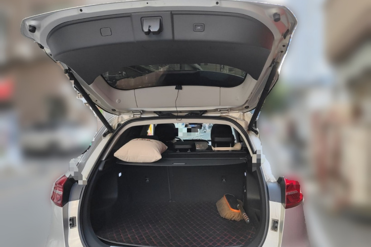 红旗HS5 2022款 2.0T 智联旗享四驱版中控内饰23