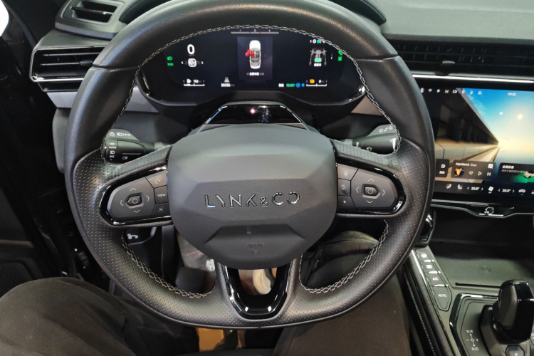 领克01 EM-P 2023款 1.5TD EM-P PM中控内饰13