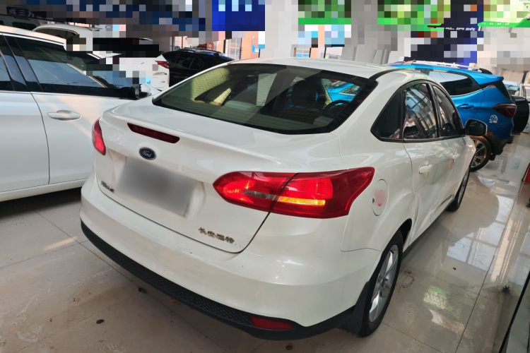 福特 福克斯 2017款 三厢 1.6L 自动舒适型智行版车身外观6005