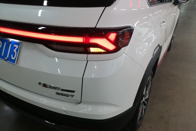 长安CS35PLUS 2021款 改款 蓝鲸NE 1.4T DCT尊贵型车身外观9