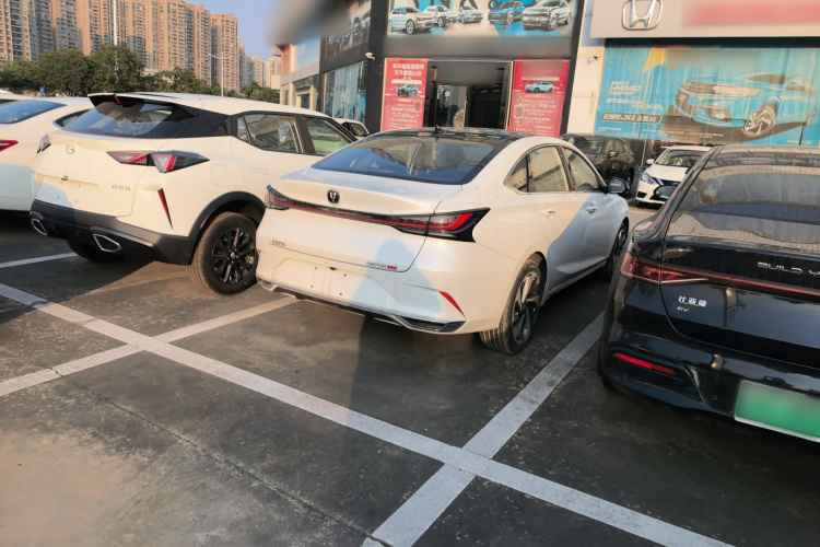 长安 锐程PLUS 2023款 1.5T DCT旗舰型车身外观6003