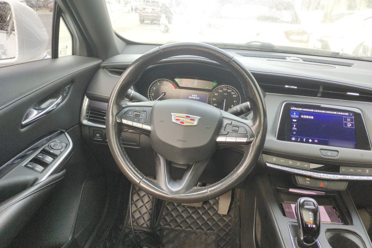凯迪拉克XT4 2020款 改款 28T 两驱技术型中控内饰13