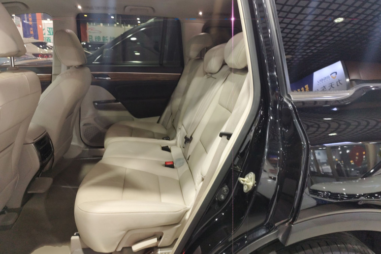 广汽传祺 传祺GS8 2017款 320T 两驱豪华智联版（七座）中控内饰21