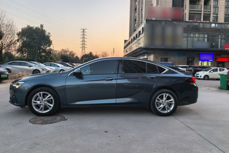 别克 君威 2020款 552T 豪华型车身外观6007