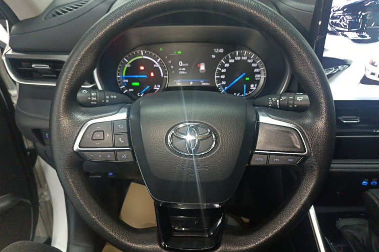 丰田 汉兰达 2022款 双擎 2.5L 两驱精英版 7座中控内饰13