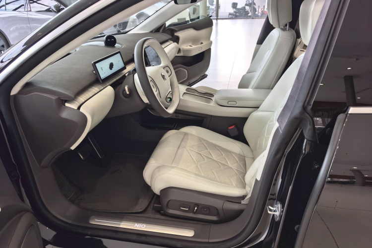 蔚来ET7 2024款 75kWh 行政版中控内饰7001