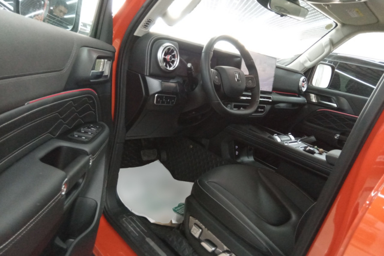 坦克300 2025款 2.0T 征服者中控内饰20