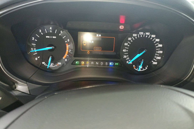 福特 蒙迪欧 2020款 EcoBoost 180 时尚型局部细节14