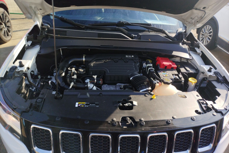 Jeep 指南者 2020款 220T 自动领先版机舱底盘24