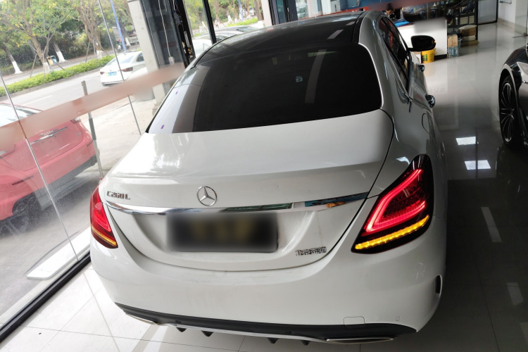 奔驰C级 2020款 C 260 L 运动版车身外观6