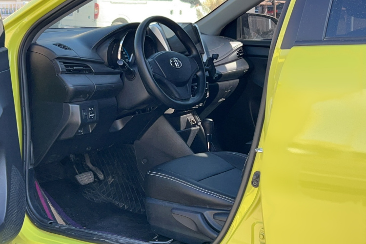 丰田 YARiS L 致炫 2016款 改款 1.5E CVT魅动版中控内饰7001