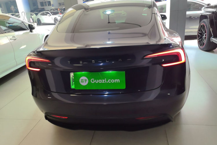 特斯拉 Model 3 2023款 后轮驱动版车身外观6