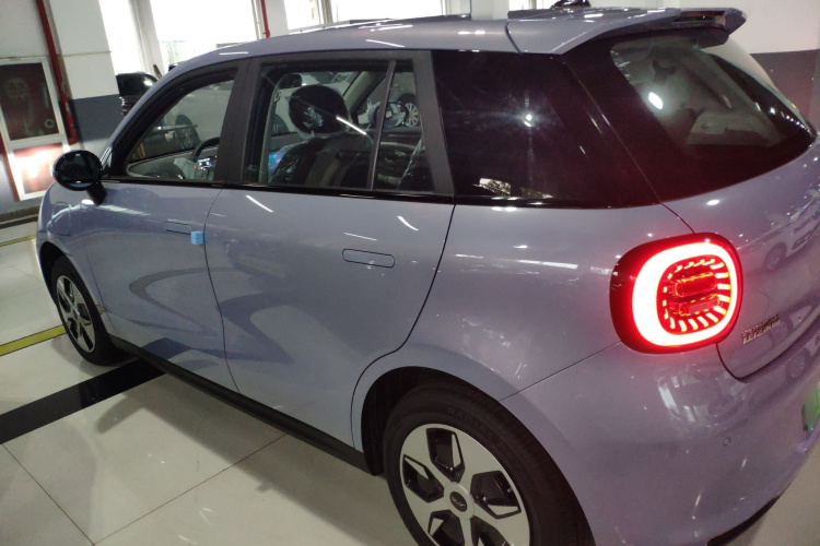 江淮钇为 钇为3 2024款 挚爱版 330km Lite车身外观4