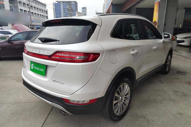 林肯MKC 2017款 2.0T 四驱尊雅版车身外观7
