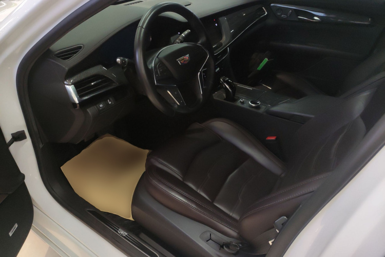 凯迪拉克CT6 2022款 28T 尊贵型中控内饰19