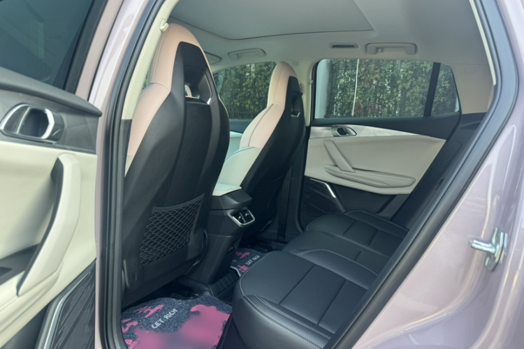 领克06 2023款 Remix 1.5T Shero中控内饰7002