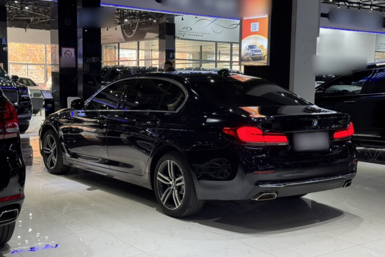 宝马5系 2021款 改款 530Li 领先型 豪华套装车身外观6003