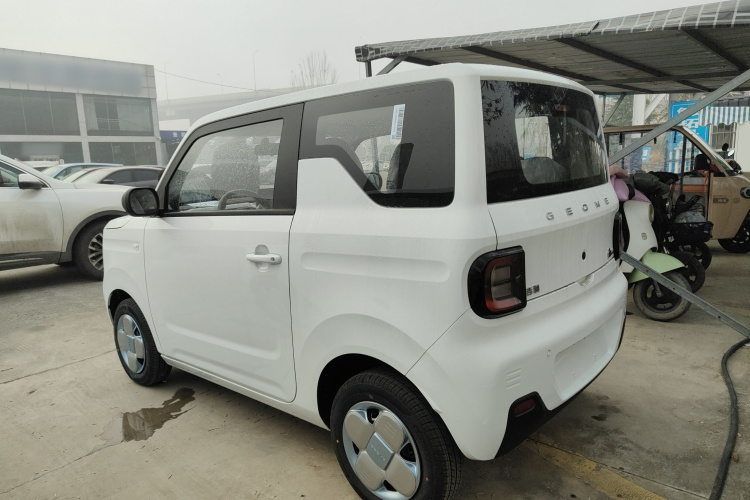 吉利银河 2024款 熊猫mini 200km 耐力熊车身外观4