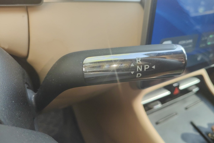 蓝电E5 PLUS 2025款 165km 长续航版PLUS 7座局部细节18