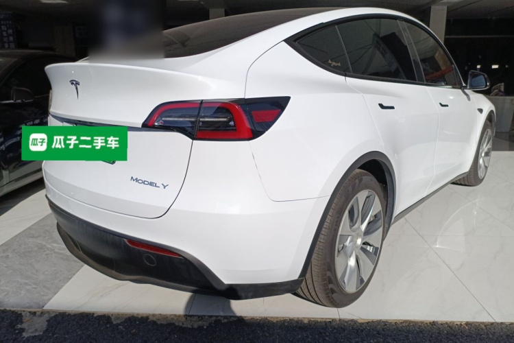 特斯拉 Model Y 2021款 标准续航后驱版车身外观7