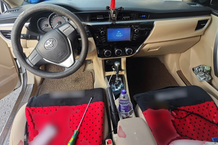 丰田 卡罗拉 2014款 1.6L CVT GL中控内饰12
