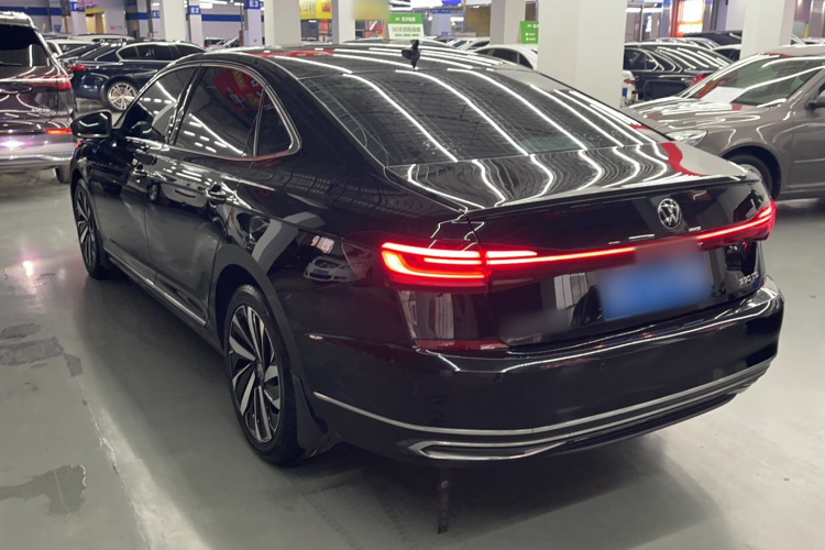 大众 帕萨特 2022款 330TSI 星空豪华版车身外观6006