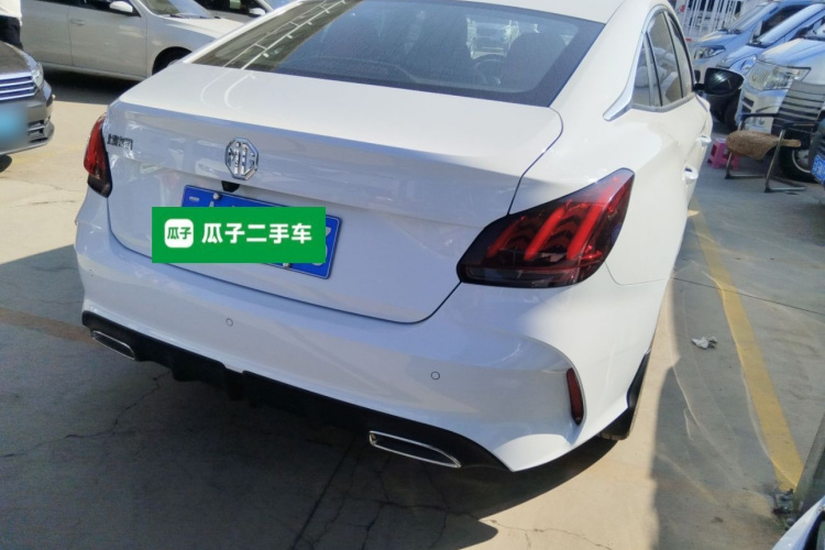 名爵 MG5 2022款 180DVVT CVT青春豪华版车身外观7