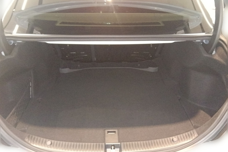 奔驰C级 2018款 C 200 L 运动版中控内饰23