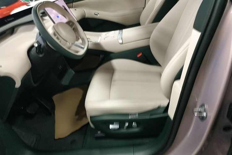 小米汽车 小米YU7 2025款 超长续航后驱版局部细节19