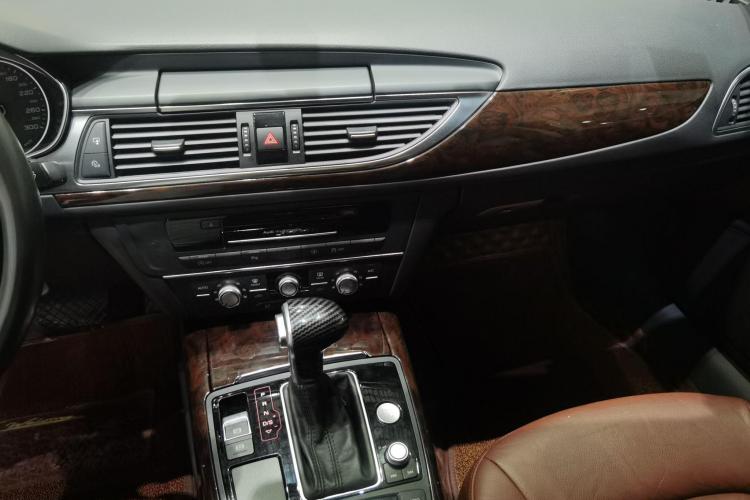 奥迪A6L 2015款 TFSI 百万纪念智领型局部细节16