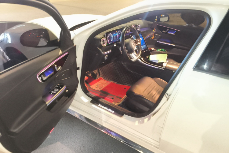 奔驰C级 2022款 C 260 L 运动版中控内饰20