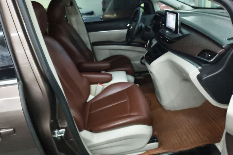 别克GL8 2020款 陆上公务舱 652T 舒适型局部细节41