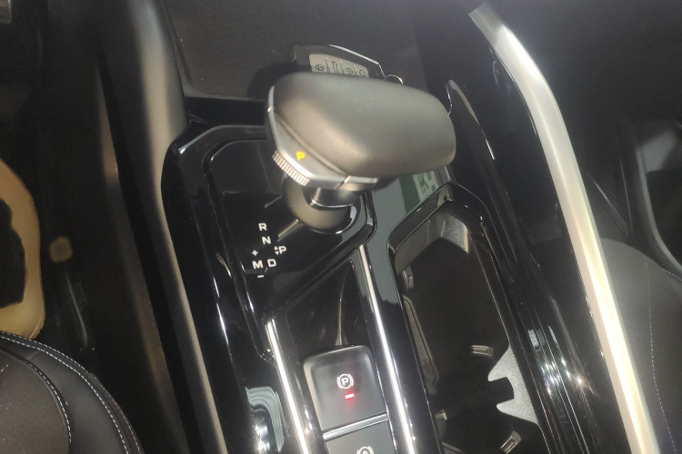 吉利汽车 星瑞 2025款 东方曜 2.0TD 望月版局部细节18