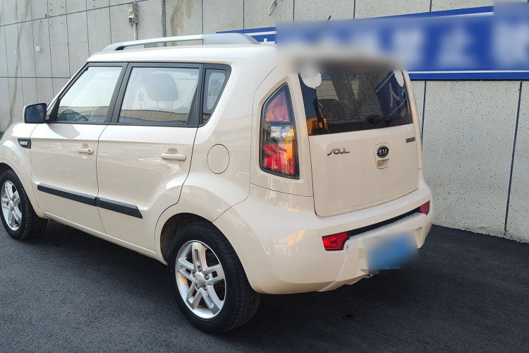 起亚 秀尔 2013款 1.6L MT GL车身外观6003