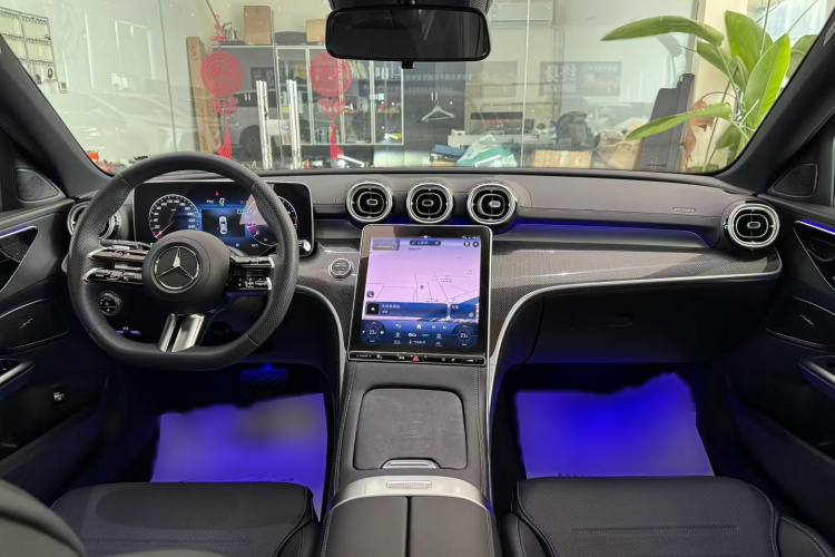 奔驰C级 2023款 改款二 C 260 L 运动版中控内饰7003