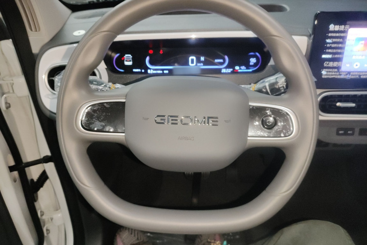 吉利银河 熊猫 2025款 210km 元气熊中控内饰13