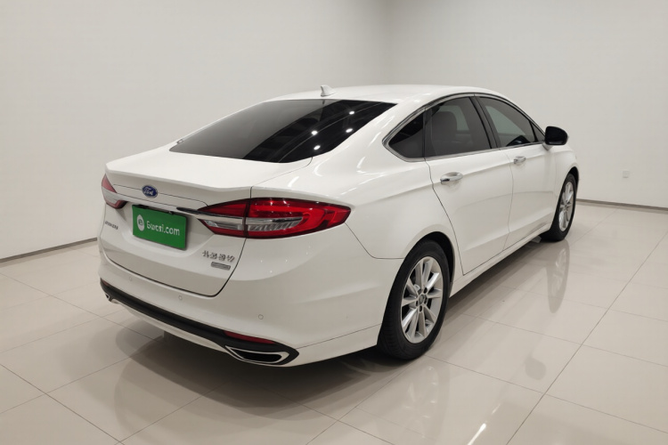 福特 蒙迪欧 2017款 EcoBoost 180 时尚型车身外观7