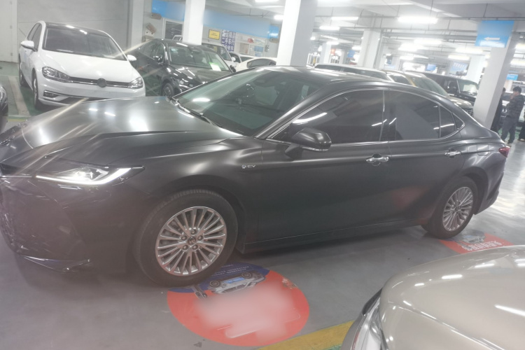 丰田 凯美瑞 2024款 双擎 2.0HGVP 豪华版车身外观4