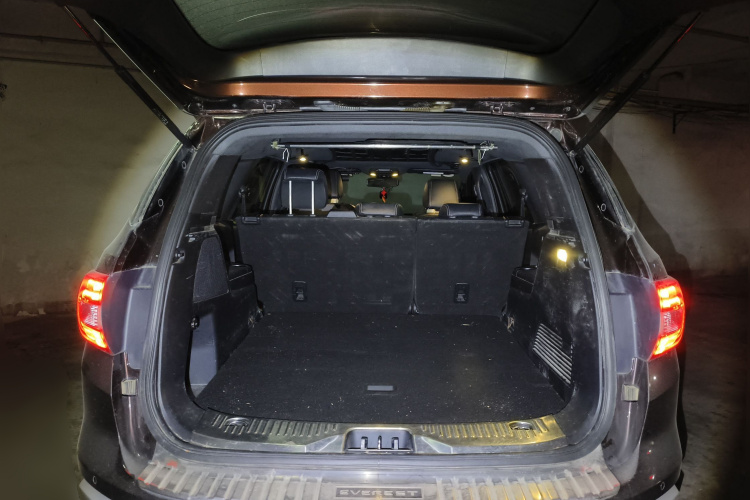 福特 撼路者 2017款 2.0T 汽油自动四驱豪华版 5座中控内饰23