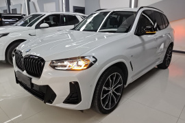 宝马X3 2022款 改款二 xDrive30i 领先型 M曜夜套装