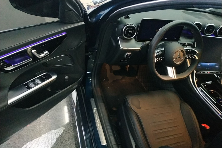 奔驰C级 2023款 改款 C 200 L 运动版中控内饰20