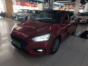 福特 福克斯 2021款 两厢 EcoBoost 180 自动锋潮型