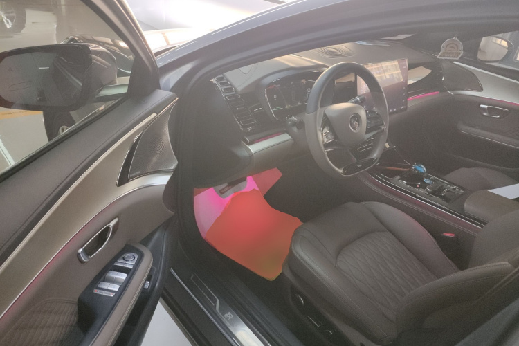 比亚迪 汉 2023款 EV 冠军版 605KM前驱尊贵型中控内饰20